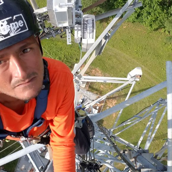 Meet your Posher, Juan - Picture 1 of 1